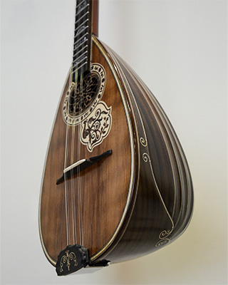 Tzouras, Half bouzouki